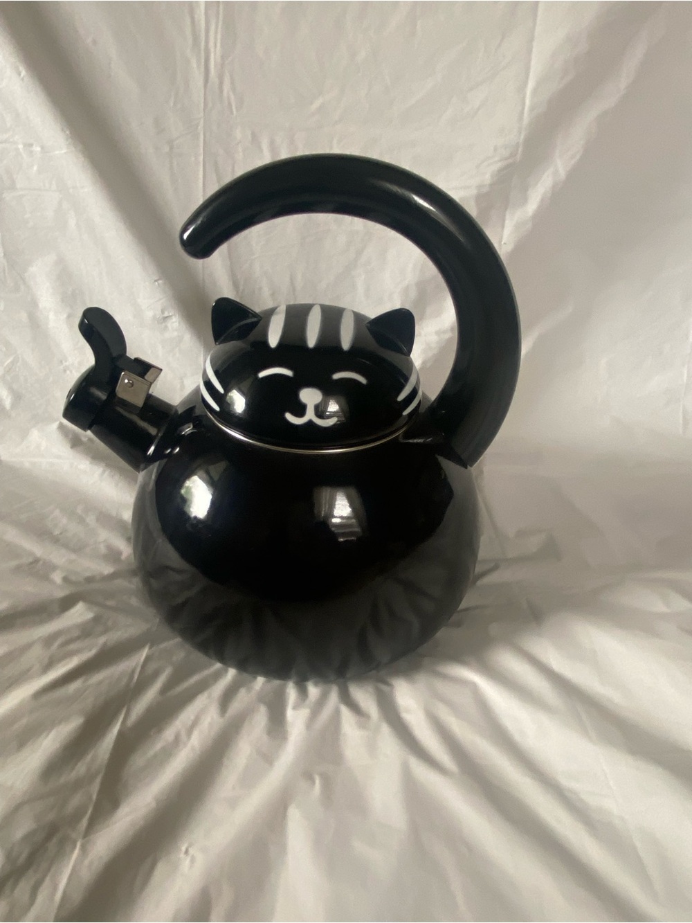 New! Black Cat Novelty whistling tea kettle.